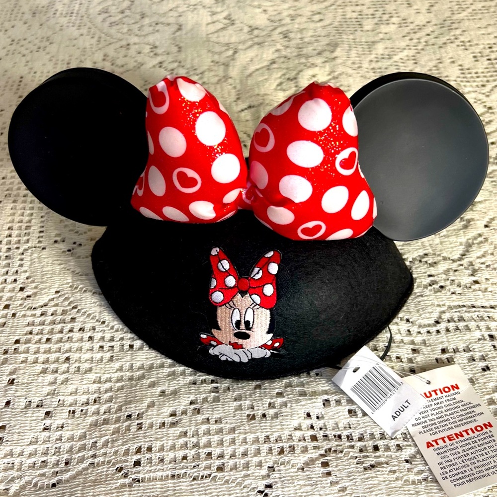 Adorable Minnie Mouse Ears Hat, NWT, one size fits all